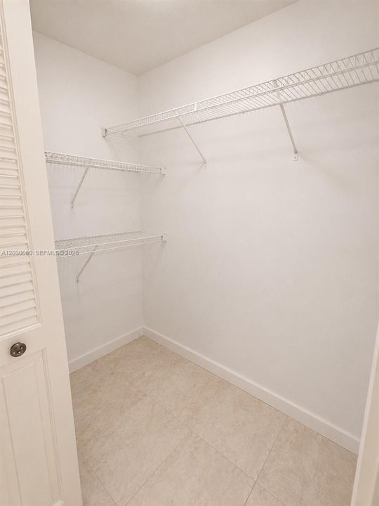 For Sale: $190,000 (2 beds, 2 baths, 1166 Square Feet)