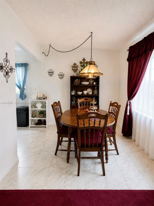 For Sale: $190,000 (2 beds, 2 baths, 1166 Square Feet)