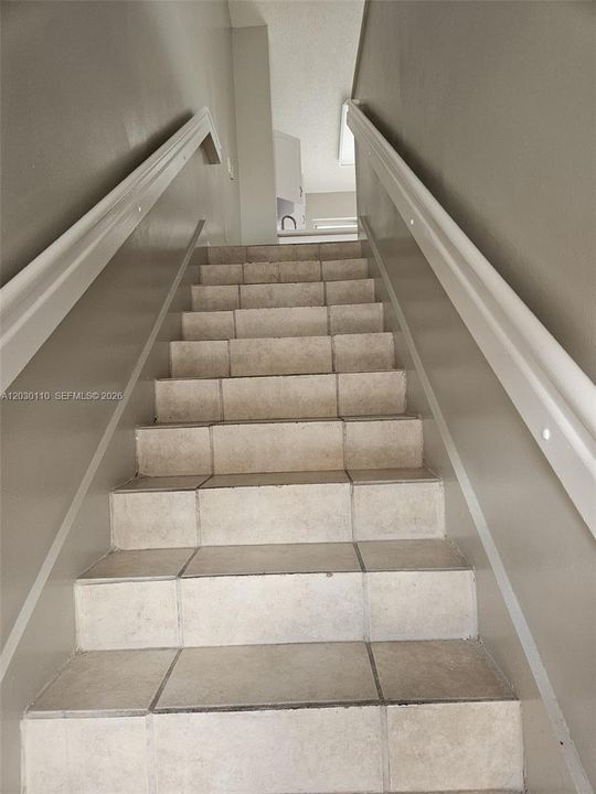 合同活跃: $2,900 (3 贝兹, 2 浴室, 1270 平方英尺)