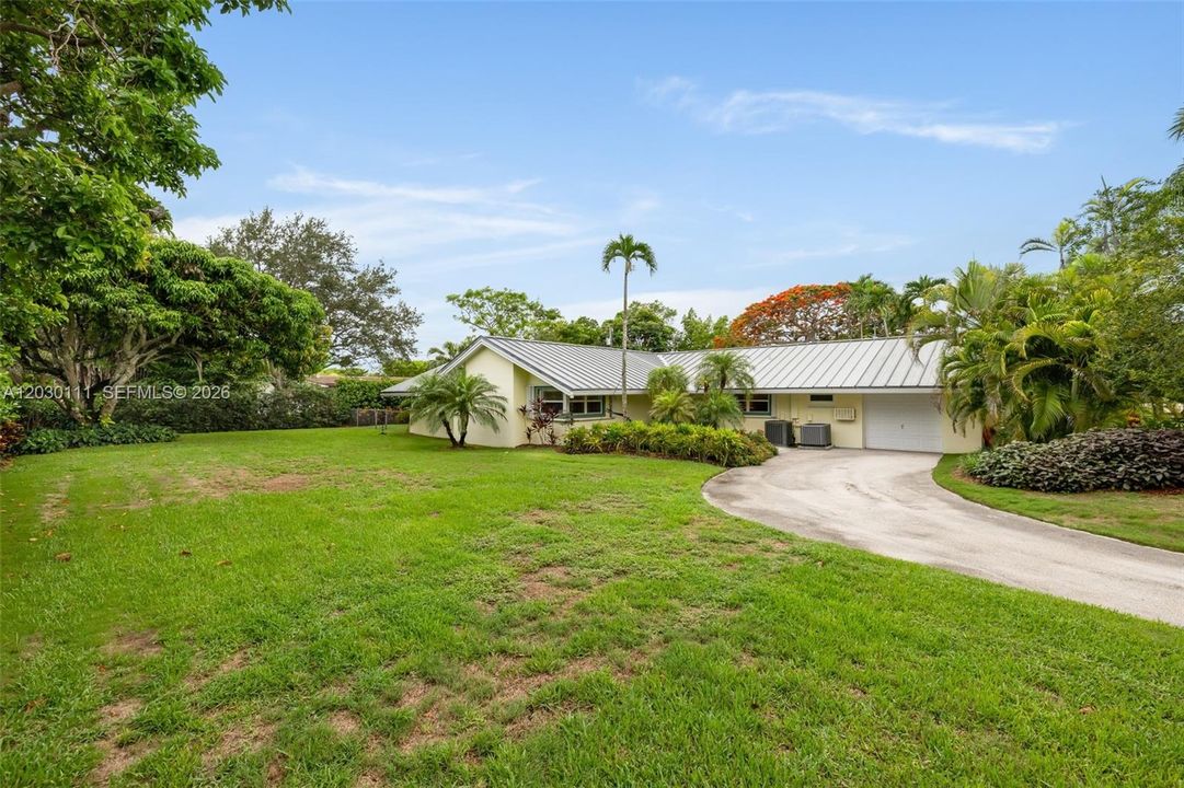 East Driveway / Garage Access