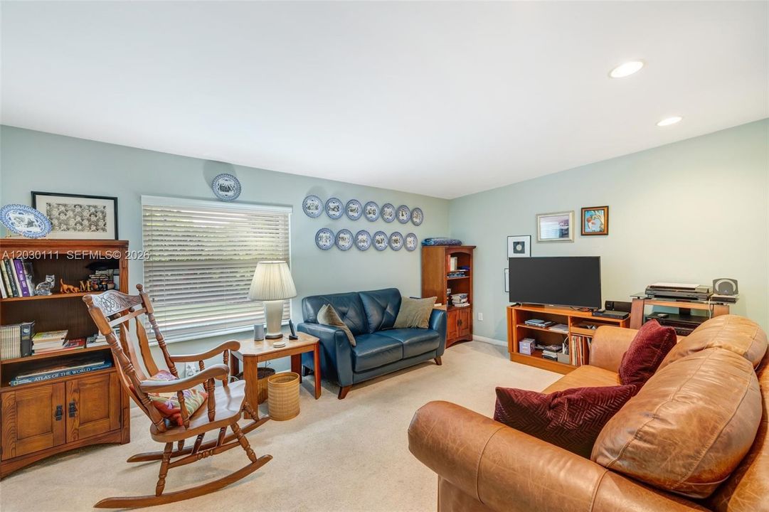 Bonus Room / Office