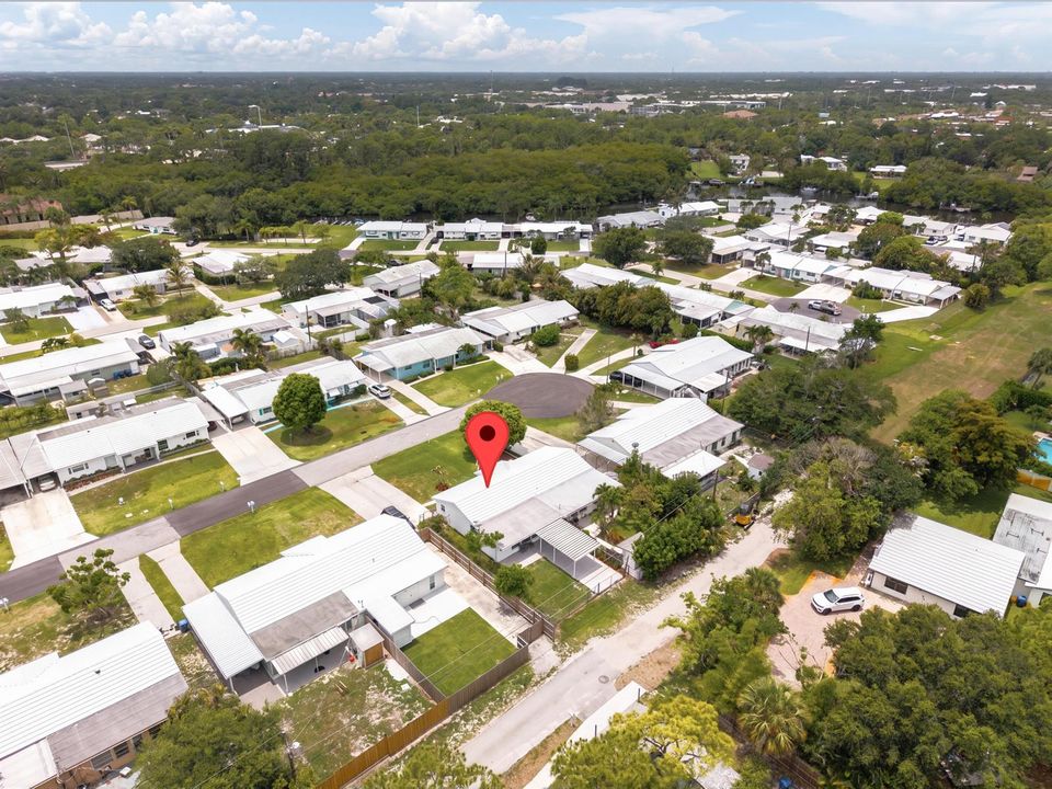 1017 Riverwood Ln-38