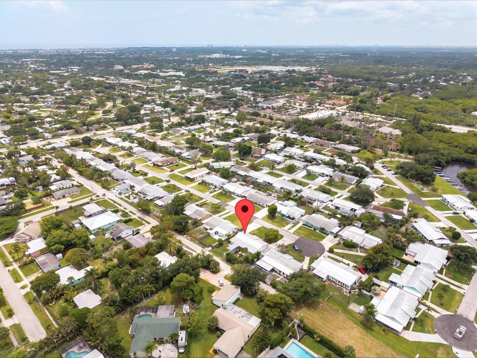 1017 Riverwood Ln-42