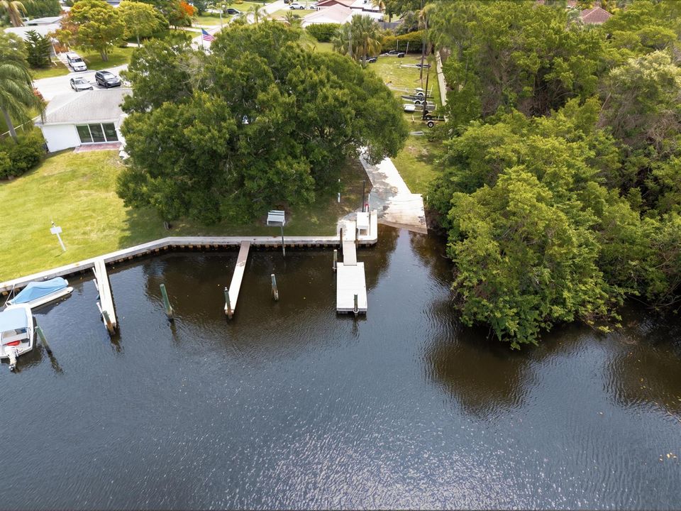 1017 Riverwood Ln-52