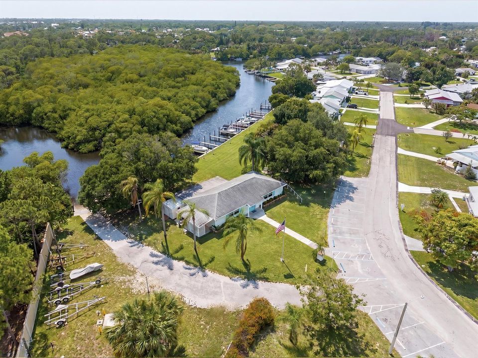 1017 Riverwood Ln-57