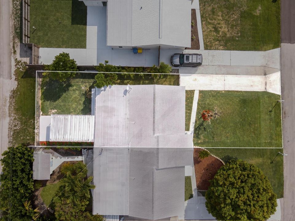1017 Riverwood Ln-35