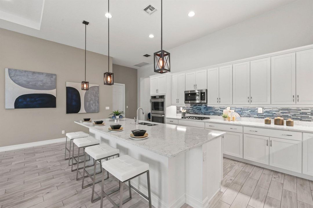 11856 Leon Circle West - 16.jpg-SMALL