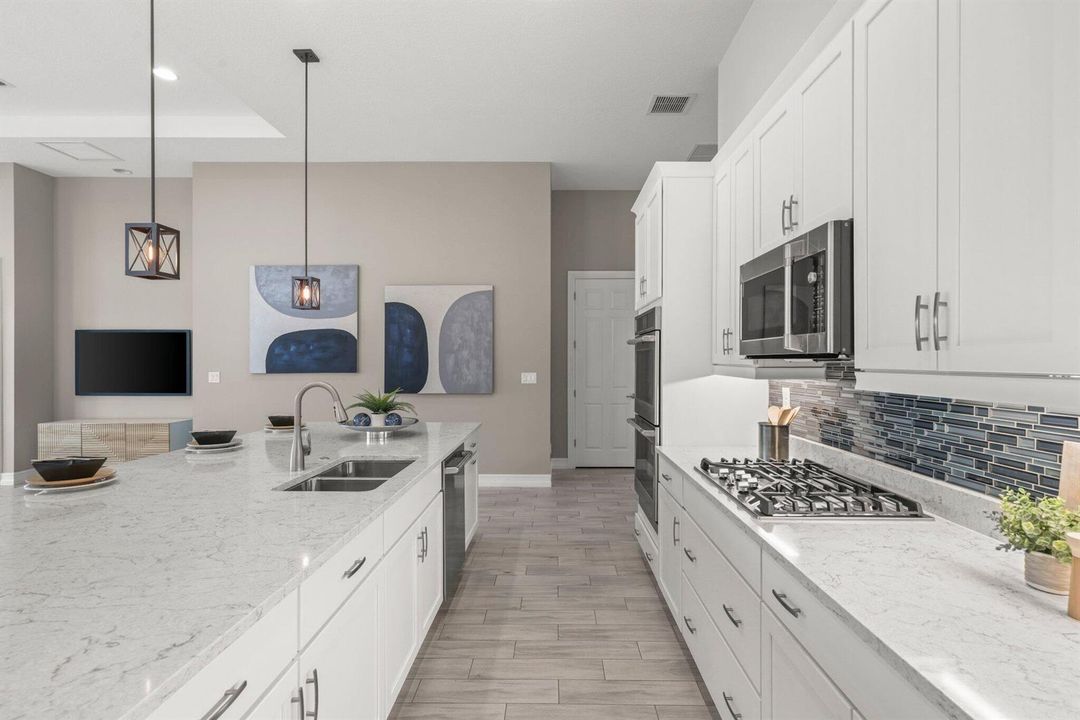 11856 Leon Circle West - 13.jpg-SMALL