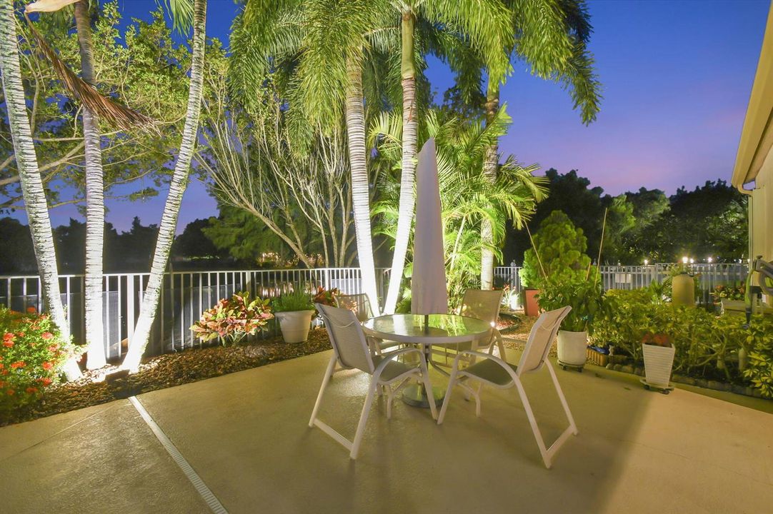 poolside seating