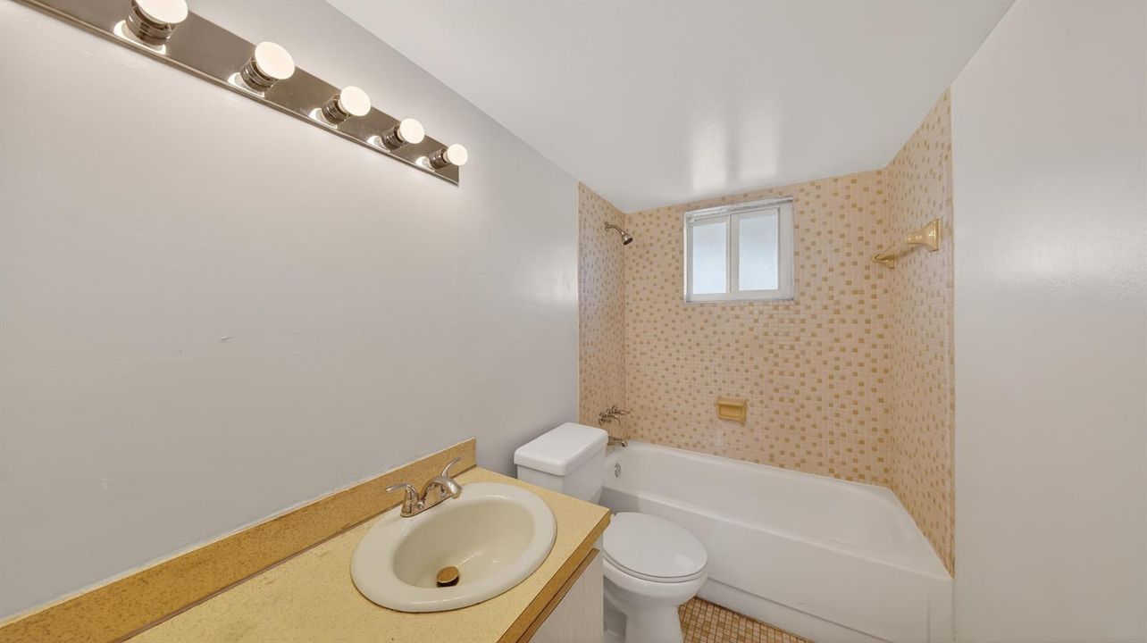 Guest bedroom
