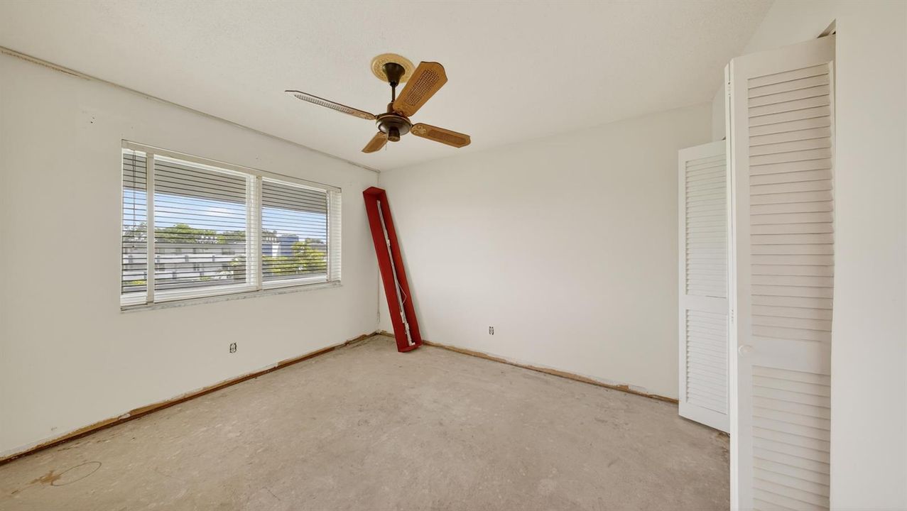 Guest bedroom