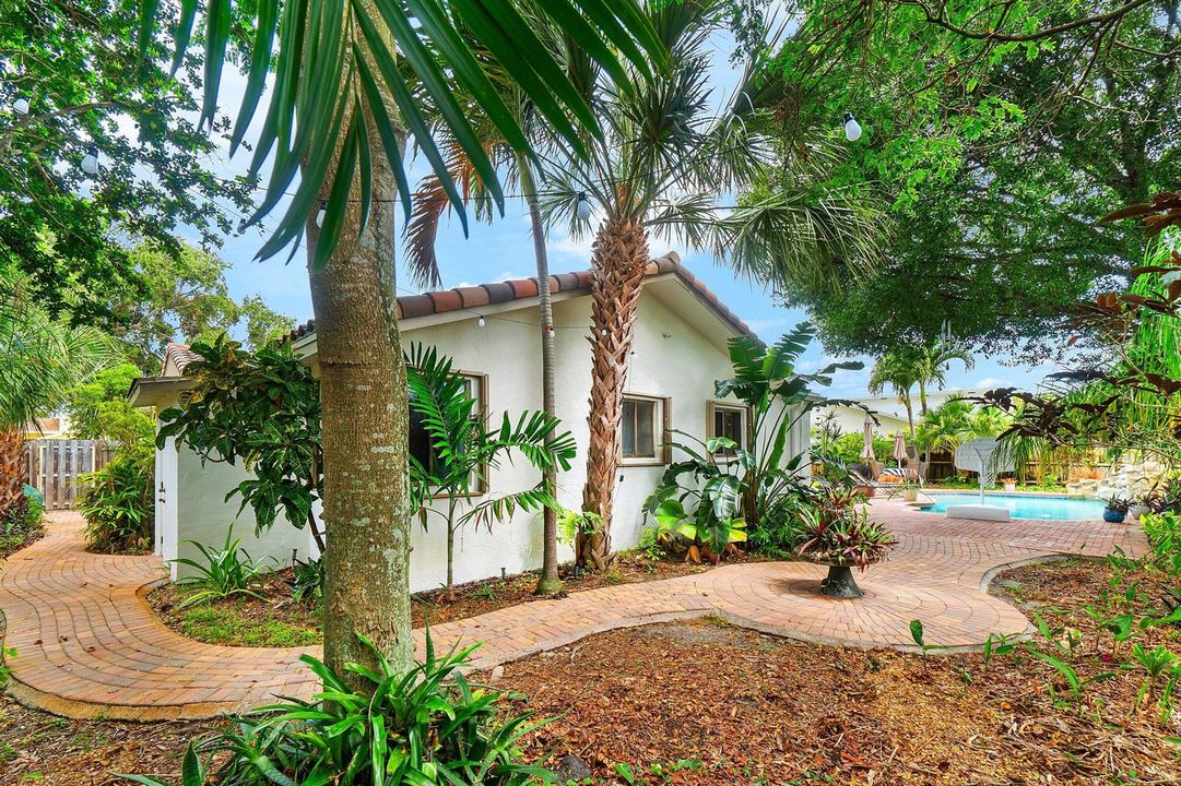 047-17734PineNeedleTerrace-BocaRaton-FL-