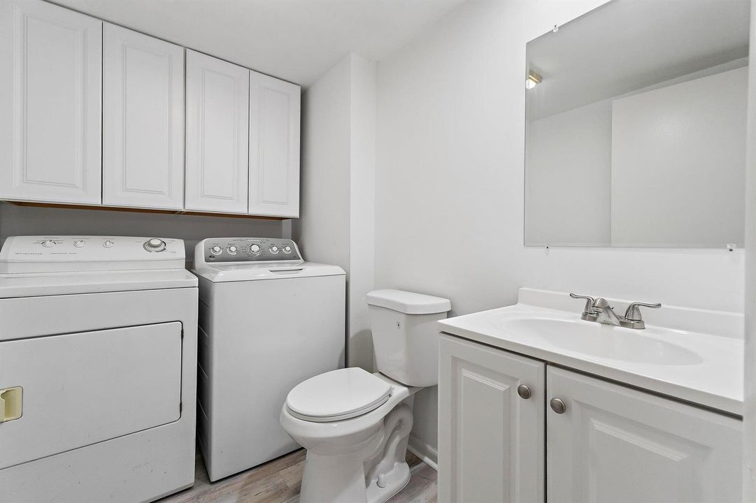 1st Floor Guest bath & Laundry Room