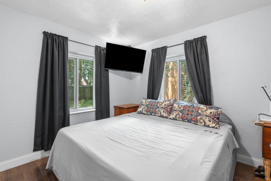 19-web-or-mls-2126 Washington St Hollywo