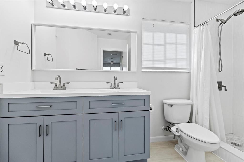 4722 lago vista.jpg 10