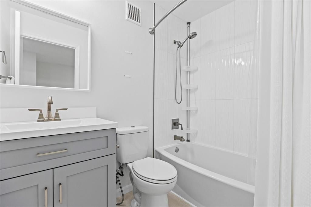 4722 lago vista.jpg 7