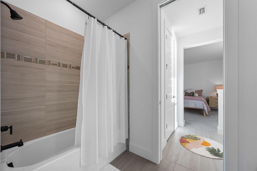 18-web-or-mls-NX Media-1717