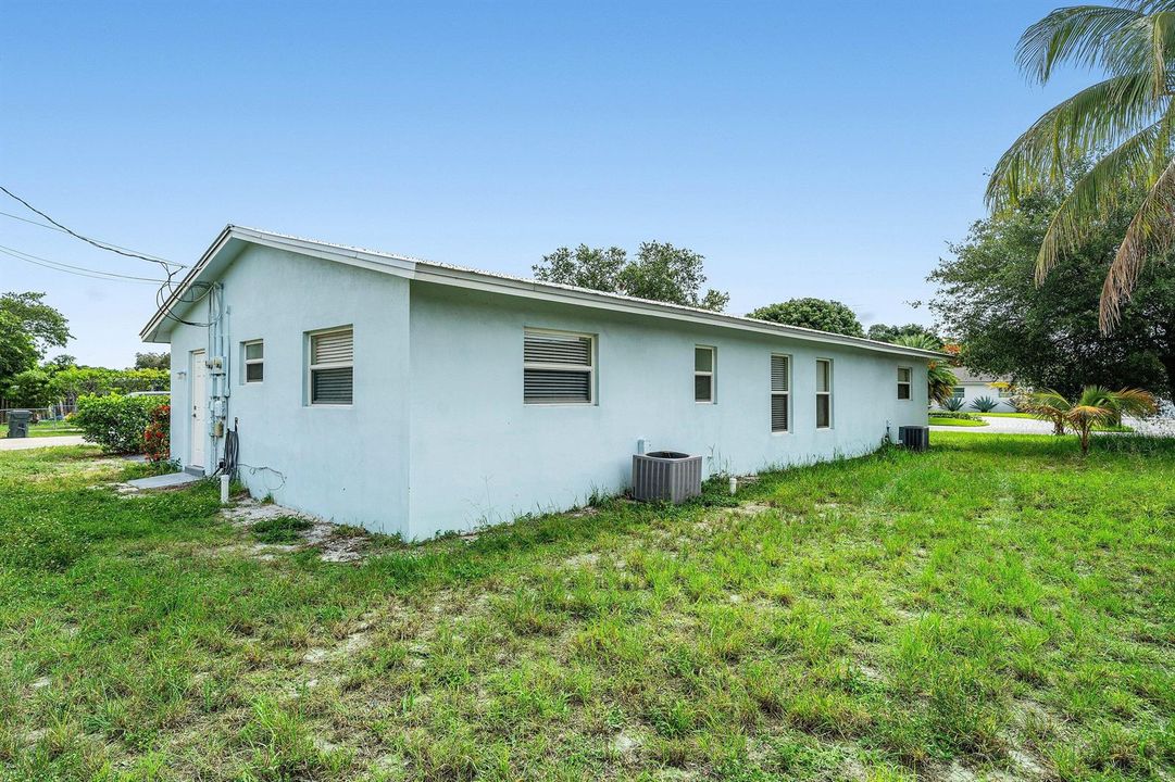 196 NE 28th Street (22)