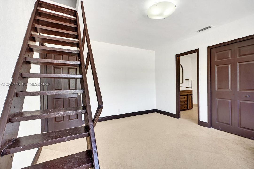 2nd bedroom