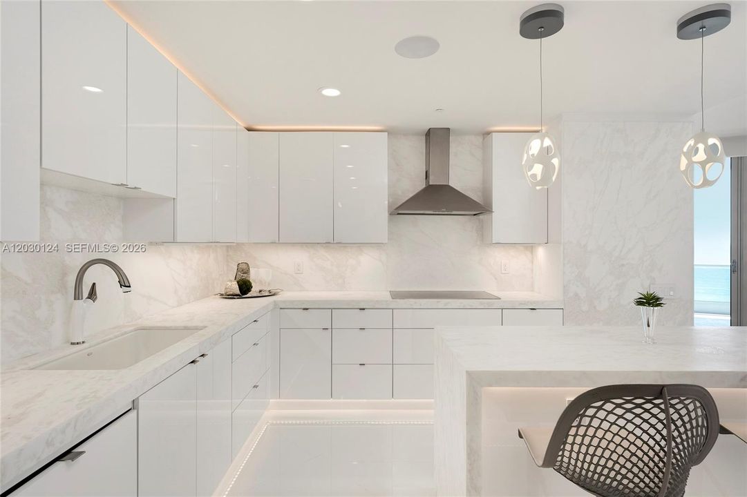 Active With Contract: $26,000 (3 beds, 3 baths, 2959 Square Feet)