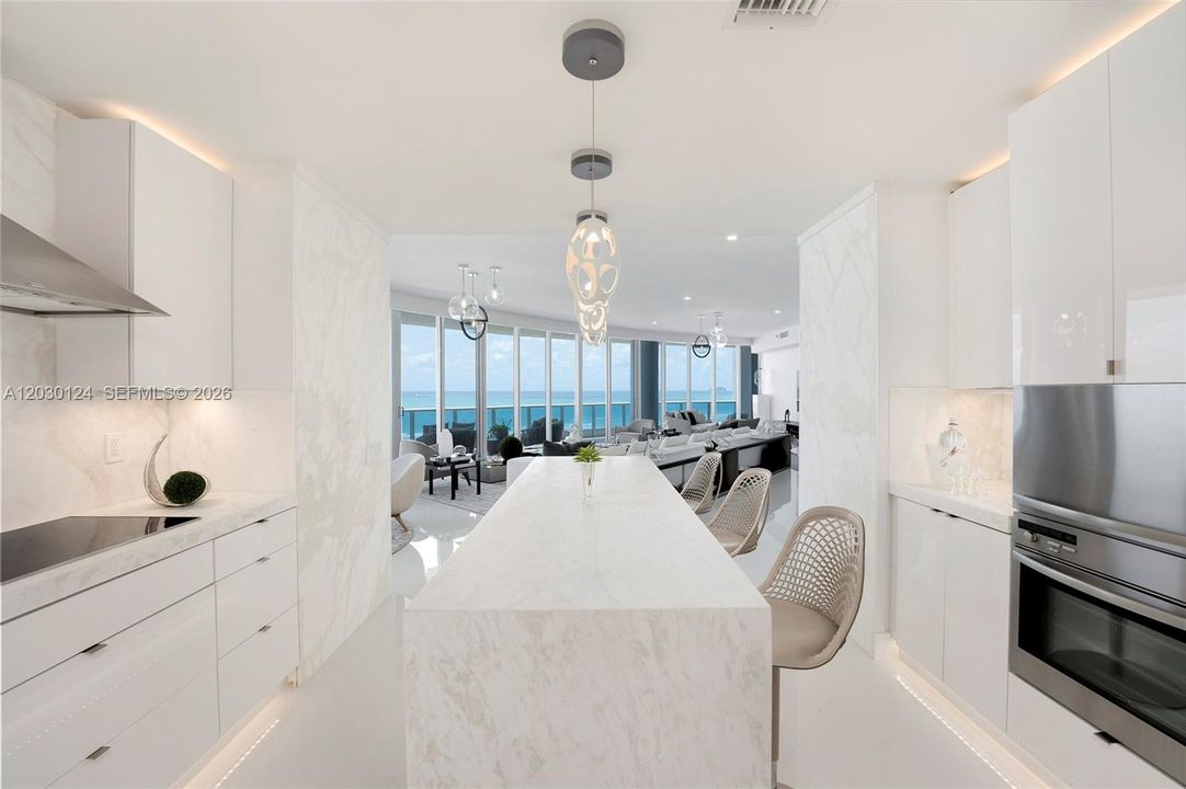 Active With Contract: $26,000 (3 beds, 3 baths, 2959 Square Feet)