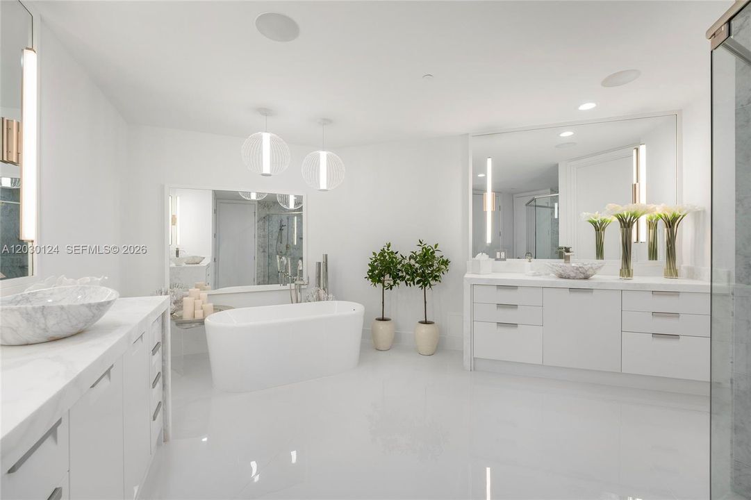 Active With Contract: $26,000 (3 beds, 3 baths, 2959 Square Feet)