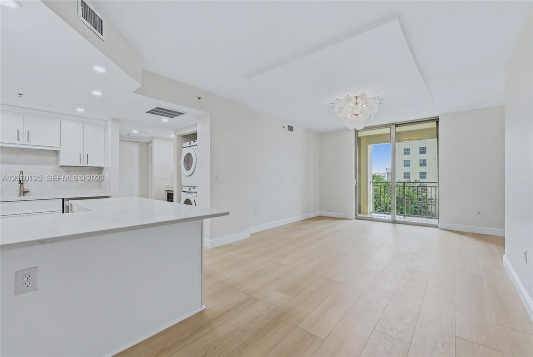 For Sale: $939,000 (3 beds, 3 baths, 1916 Square Feet)