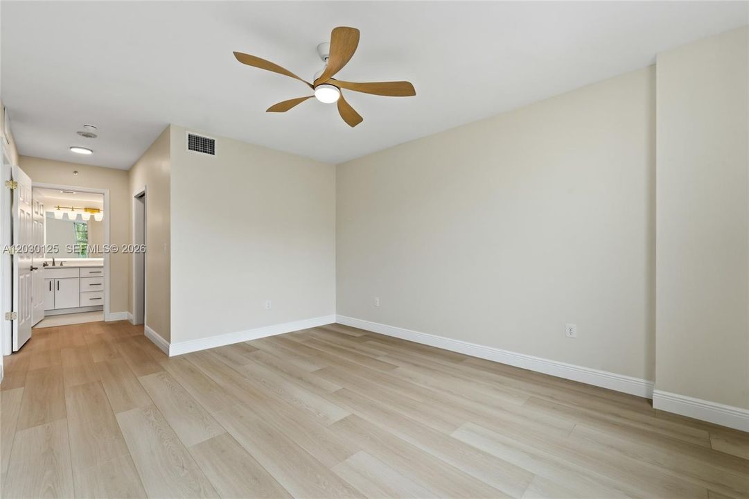 For Sale: $939,000 (3 beds, 3 baths, 1916 Square Feet)