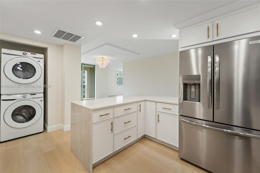 For Sale: $939,000 (3 beds, 3 baths, 1916 Square Feet)