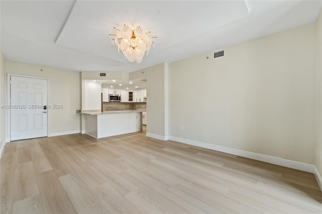 For Sale: $939,000 (3 beds, 3 baths, 1916 Square Feet)