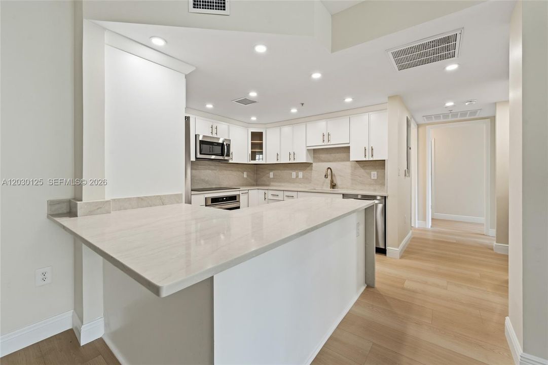 For Sale: $939,000 (3 beds, 3 baths, 1916 Square Feet)