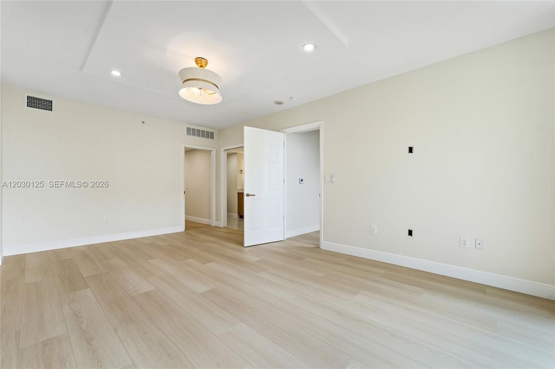 For Sale: $939,000 (3 beds, 3 baths, 1916 Square Feet)