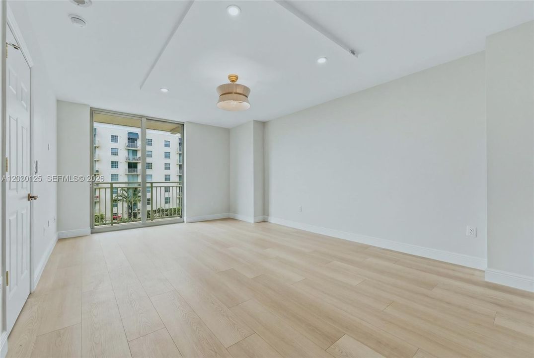 For Sale: $939,000 (3 beds, 3 baths, 1916 Square Feet)