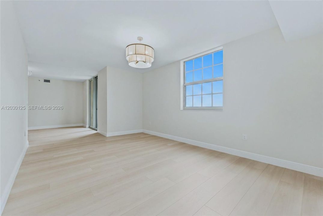 For Sale: $939,000 (3 beds, 3 baths, 1916 Square Feet)