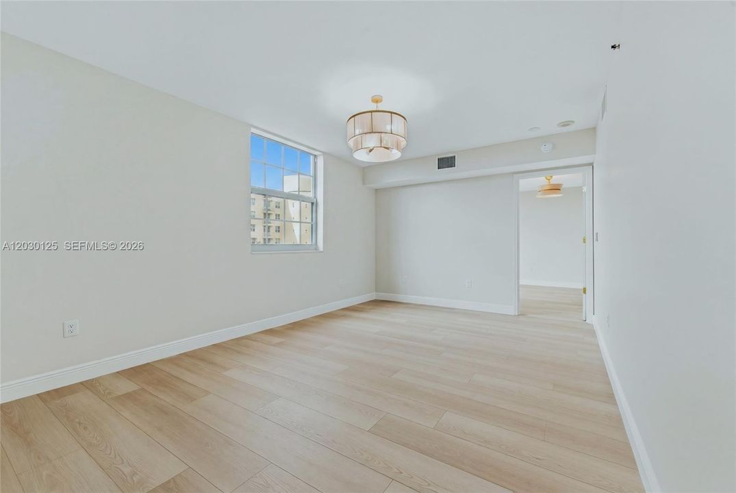 For Sale: $939,000 (3 beds, 3 baths, 1916 Square Feet)