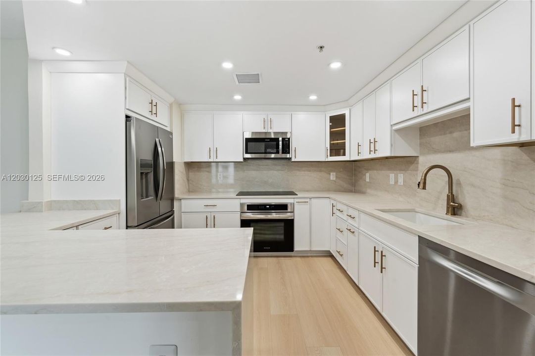 For Sale: $939,000 (3 beds, 3 baths, 1916 Square Feet)