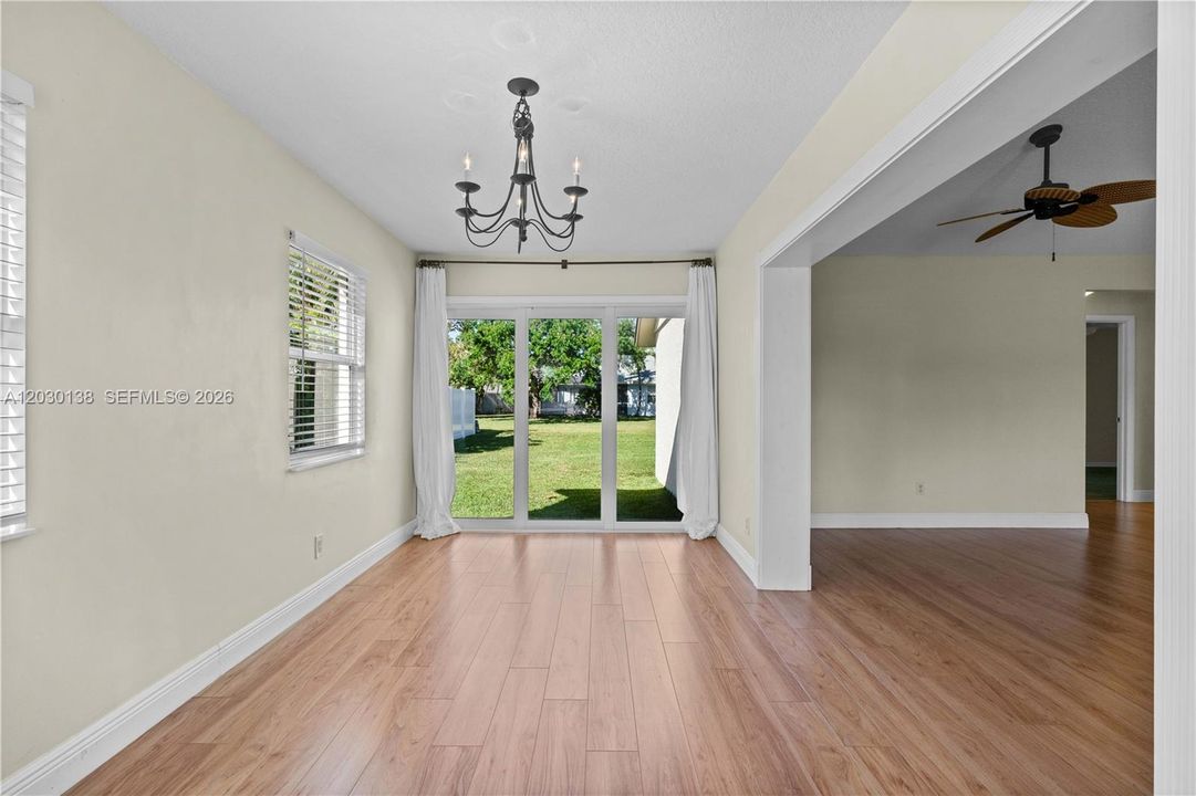 Под контрактом: $3,200 (3 спален, 2 ванн, 1493 Квадратных фут)