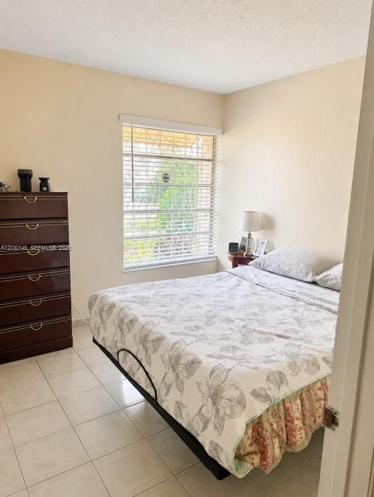 For Sale: $560,000 (3 beds, 2 baths, 1224 Square Feet)