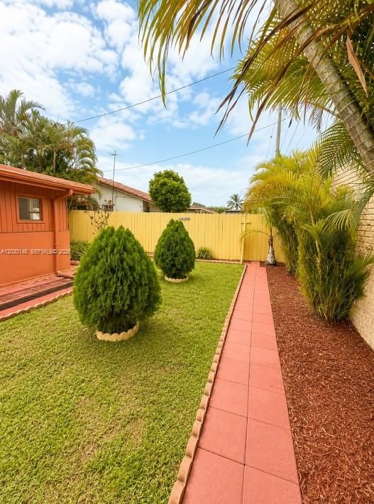 For Sale: $560,000 (3 beds, 2 baths, 1224 Square Feet)