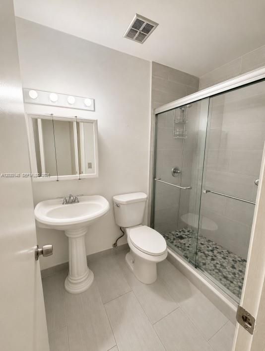 For Sale: $560,000 (3 beds, 2 baths, 1224 Square Feet)