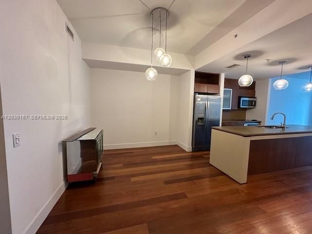 For Sale: $525,000 (2 beds, 2 baths, 1237 Square Feet)