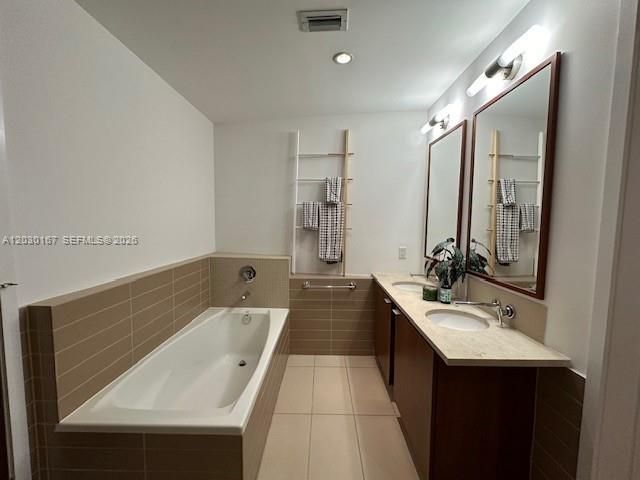 For Sale: $525,000 (2 beds, 2 baths, 1237 Square Feet)