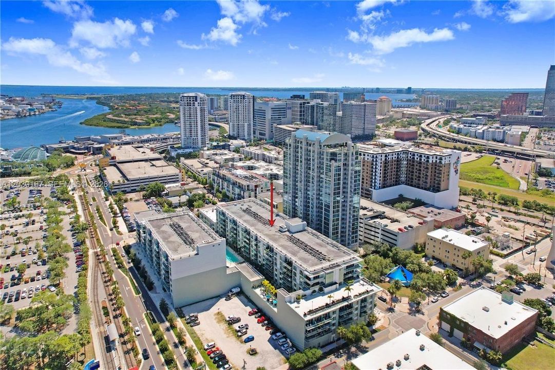 For Sale: $525,000 (2 beds, 2 baths, 1237 Square Feet)