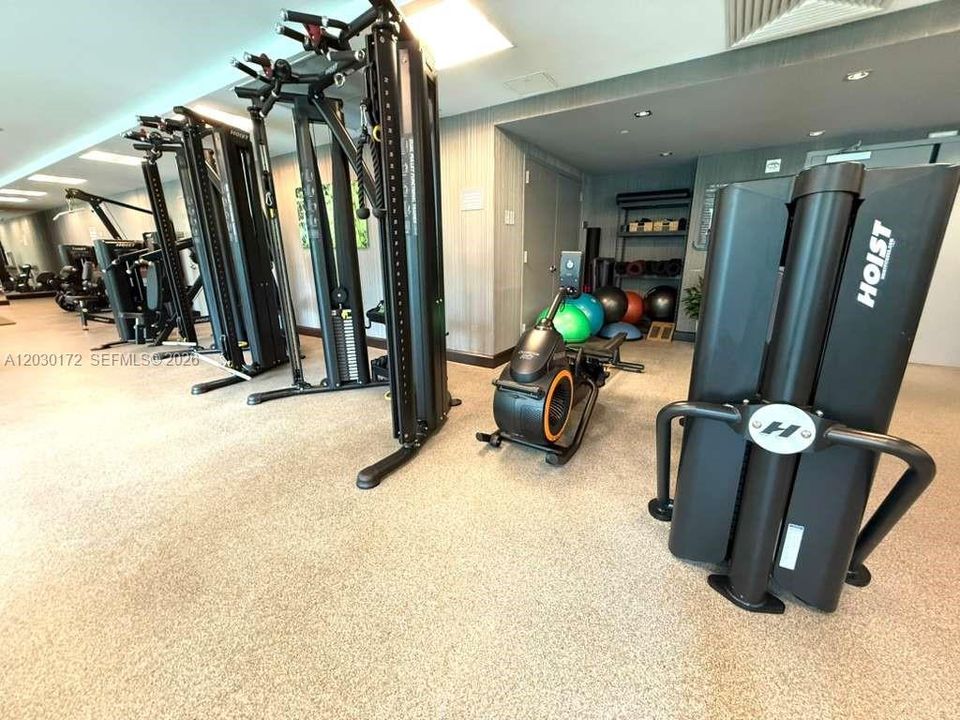 For Rent: $3,300 (1 beds, 1 baths, 774 Square Feet)
