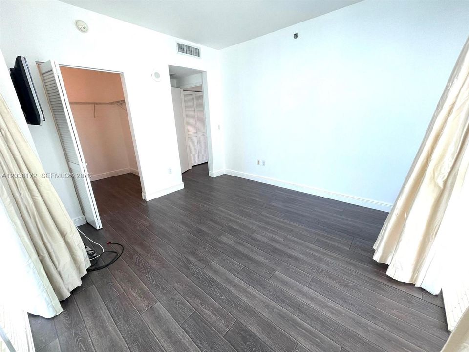 For Rent: $3,300 (1 beds, 1 baths, 774 Square Feet)
