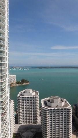 For Rent: $3,300 (1 beds, 1 baths, 774 Square Feet)