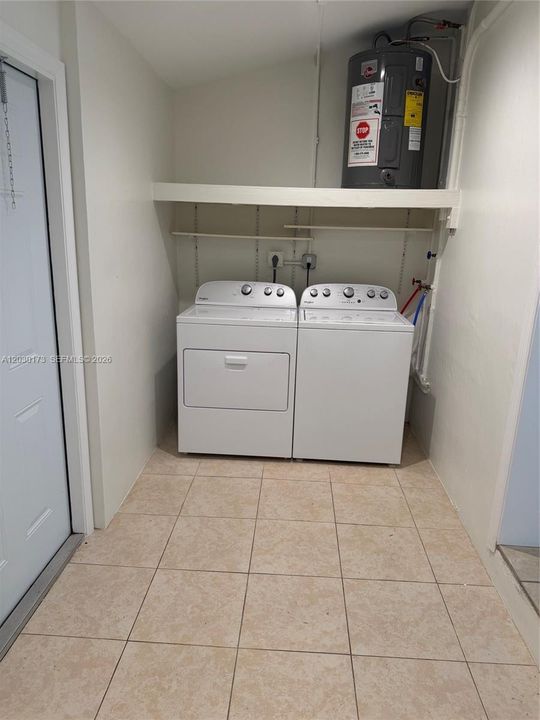 В аренду: $2,500 (2 спален, 1 ванн, 916 Квадратных фут)