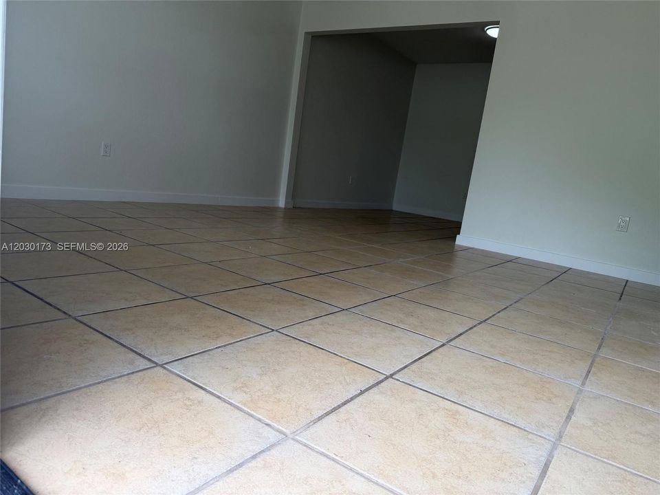 В аренду: $2,500 (2 спален, 1 ванн, 916 Квадратных фут)