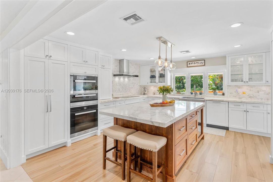 For Sale: $5,750,000 (5 beds, 5 baths, 4486 Square Feet)