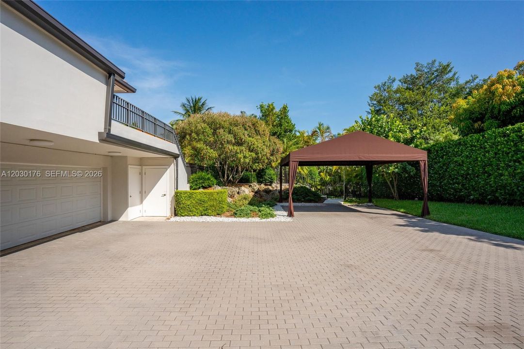 For Sale: $5,750,000 (5 beds, 5 baths, 4486 Square Feet)